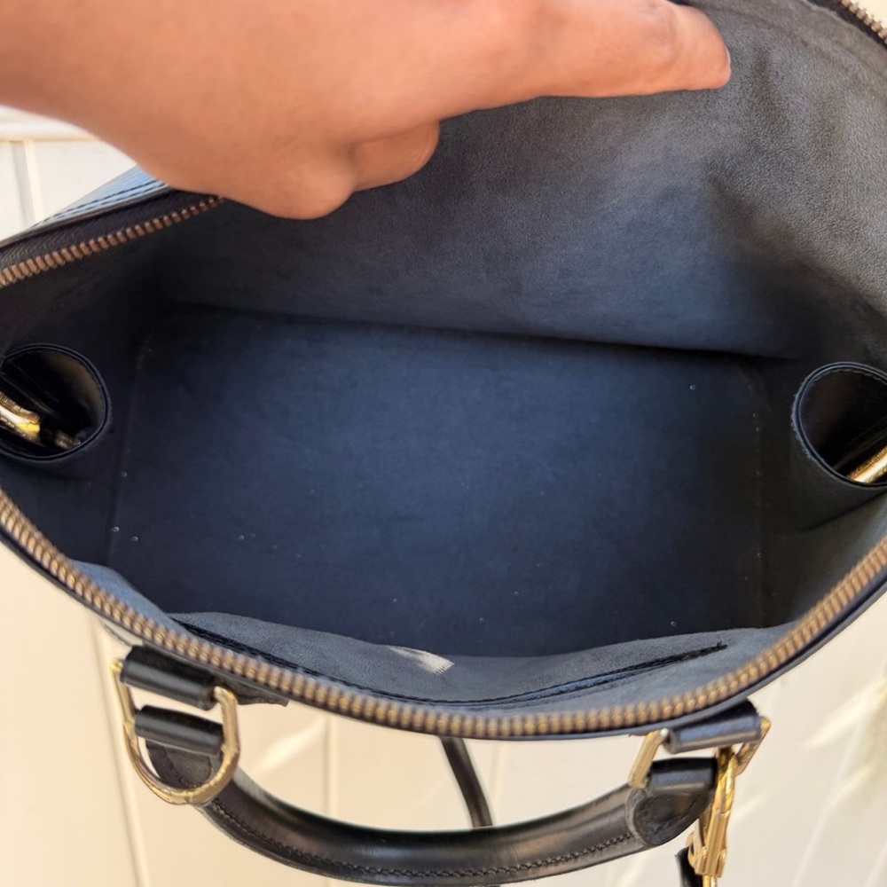 Authentic Louis Vuitton Epi Alma Leather Bag - Picture 7 of 11